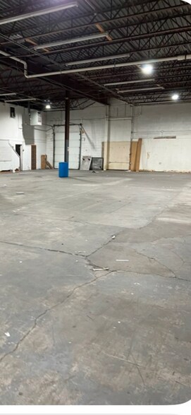 More Photos Of 84 Aero Dr, Cheektowaga Warehouse For Lease
