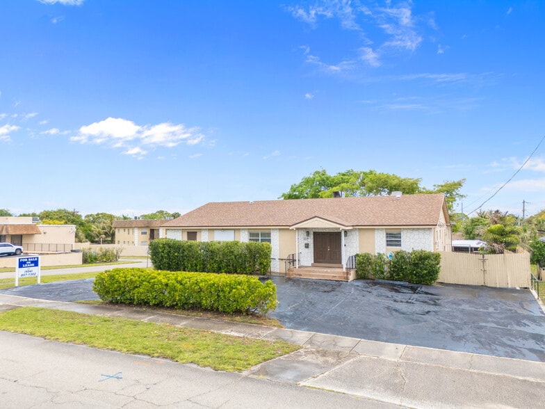 More Photos Of 359 10th St, West Palm Beach Storefront Retail Office For Lease