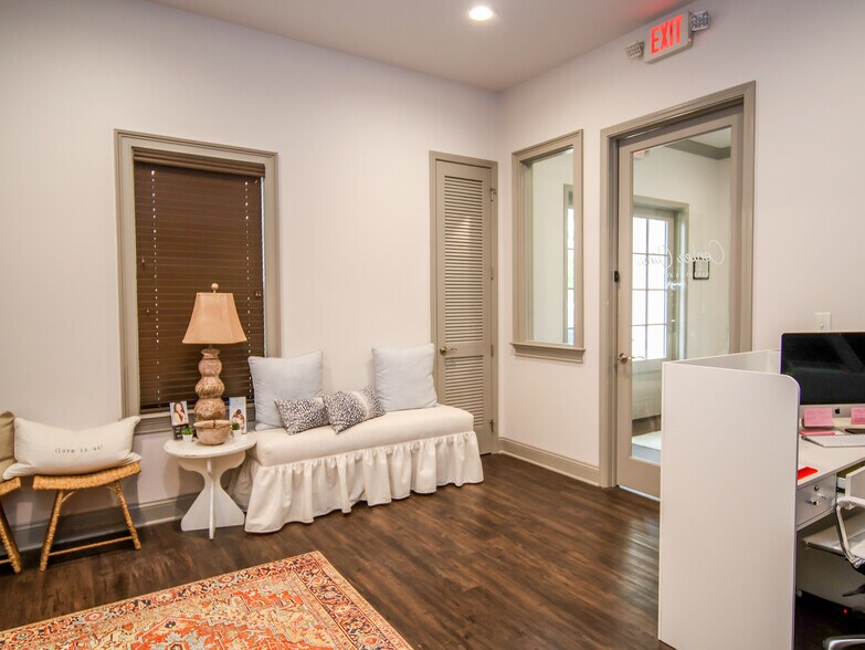 More Photos Of 404 Enterprise Dr, Oxford Medical For Sale