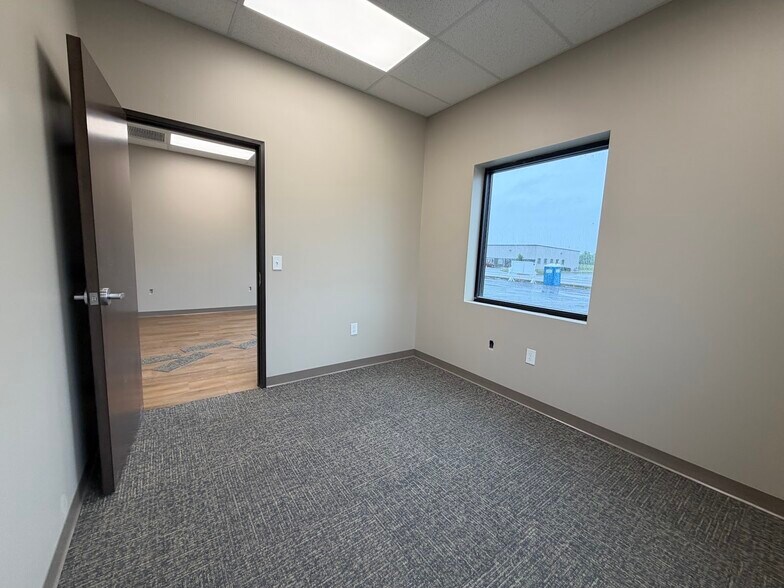 More Photos Of 830 Wesco Pky, Sheridan Warehouse For Lease