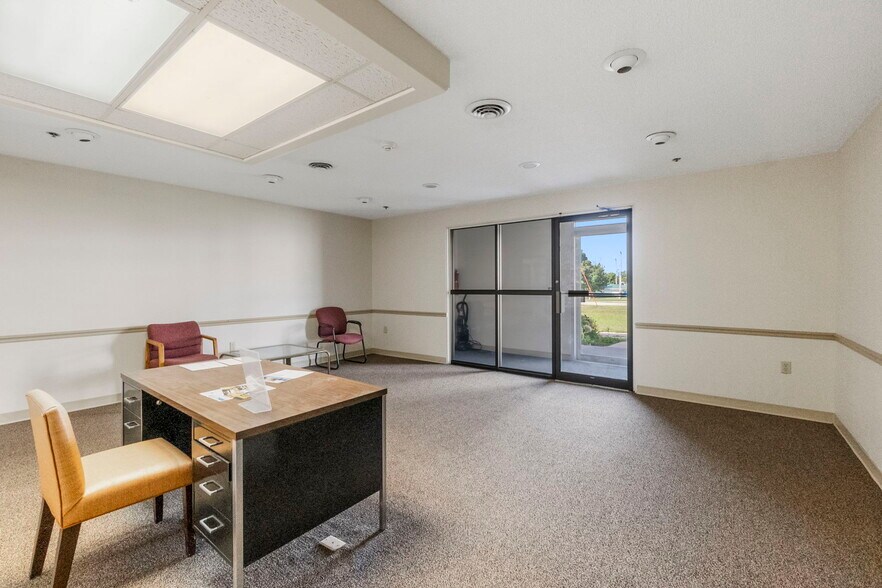 More Photos Of 155 1st St, Winthrop Warehouse For Lease