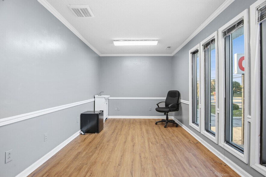 More Photos Of 411 Western Blvd, Jacksonville Office For Sale