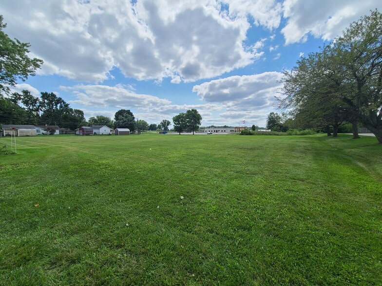 More Photos Of 932 W Brookwood Ct, New Haven Land For Sale