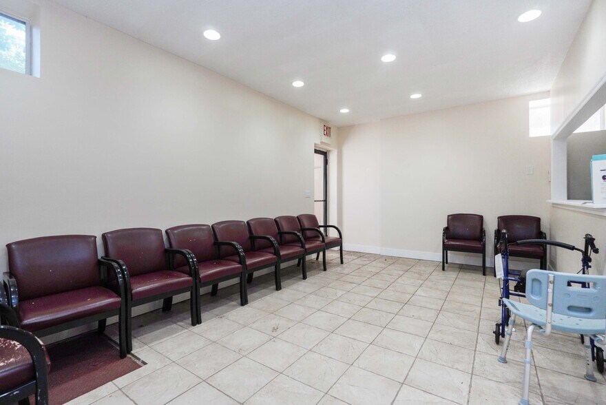 More Photos Of 76 Battery Ave, Brooklyn Apartments For Lease