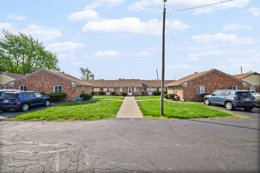 More Photos Of 811-923 Gibbs St, Maumee Apartments For Sale