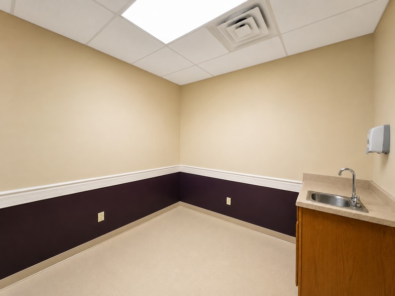 More Photos Of 210 N Liberty St, Jackson Storefront Retail Office For Sale