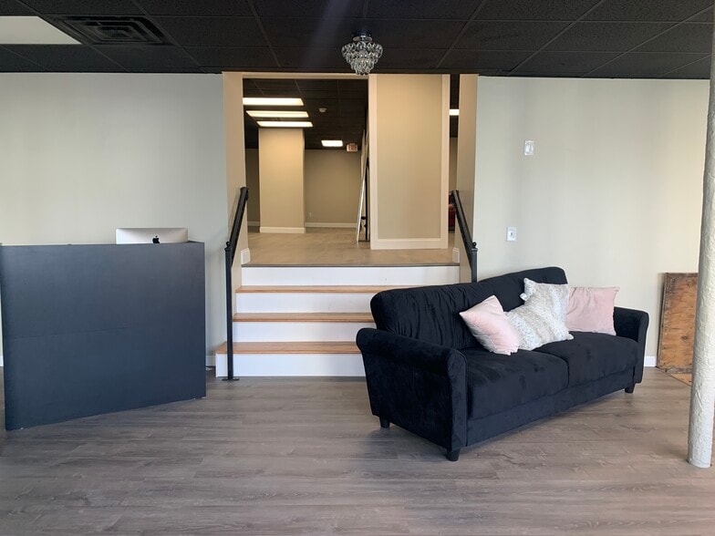 More Photos Of 488 Grafton St, Worcester Storefront Retail Office For Lease