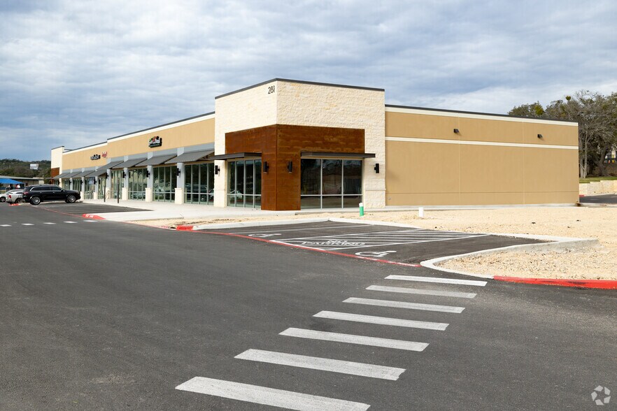 More Photos Of 281 Singing Oaks, Spring Branch Storefront For Sale