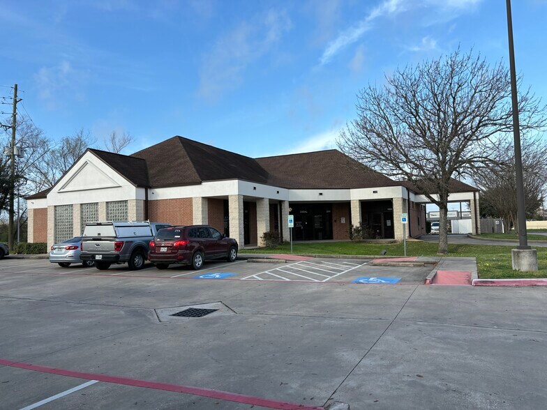 More Photos Of 2404 Smith Ranch Rd, Pearland Medical For Lease