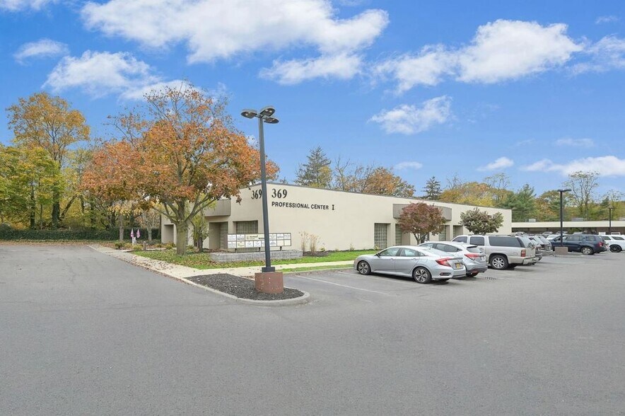 More Photos Of 369 E Main St, East Islip Medical For Sale