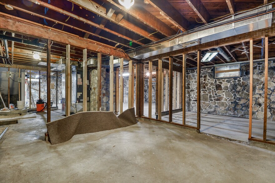 More Photos Of 8021 State Ave, Marysville Office For Sale