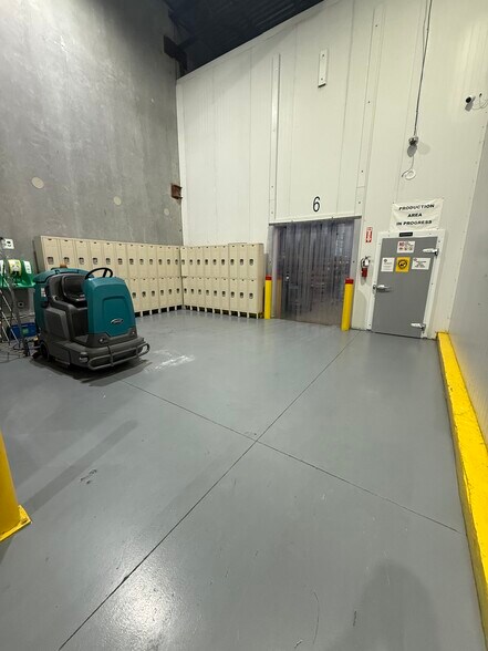 More Photos Of 8900 NW 35th Ln, Doral Warehouse For Lease