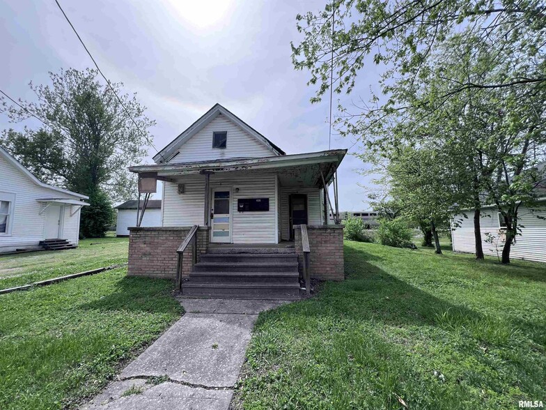 Primary Photo Of 406 S Washington St, Carbondale Specialty For Sale