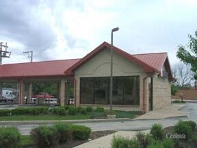 More Photos Of 100 W Irving Park Rd, Wood Dale Freestanding For Lease