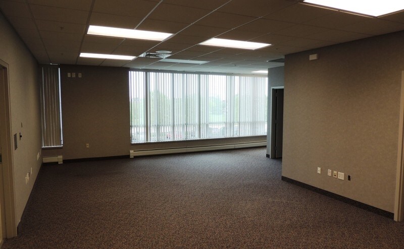 More Photos Of 241 W Weaver Rd, Forsyth Medical For Lease