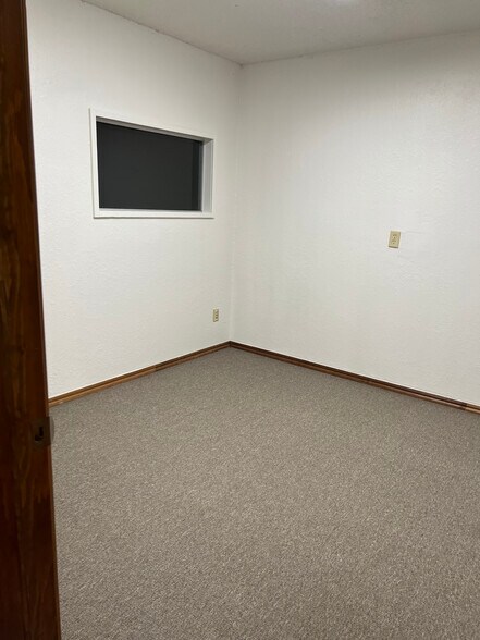 More Photos Of 6200 Melrose Ln, Oklahoma City Warehouse For Lease