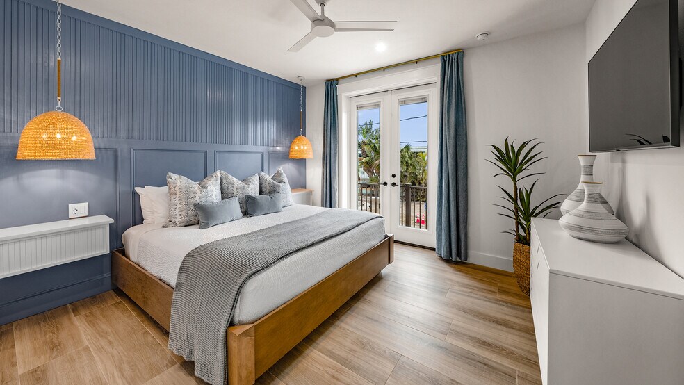 More Photos Of , Siesta Key Multifamily For Sale