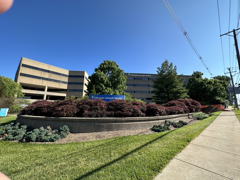 Primary Photo Of 1401 Harrodsburg Rd, Lexington Medical For Lease