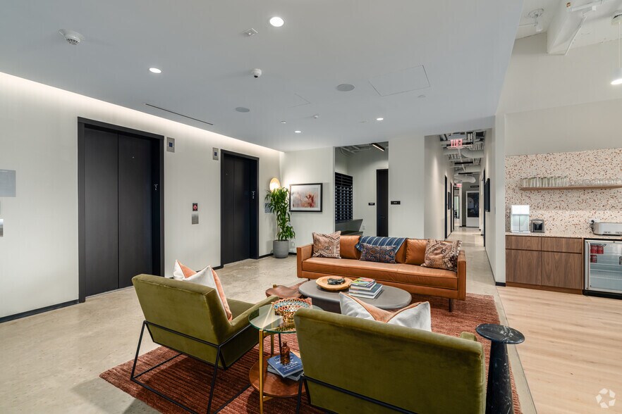 More Photos Of 924 E 7th St, Austin Coworking Space