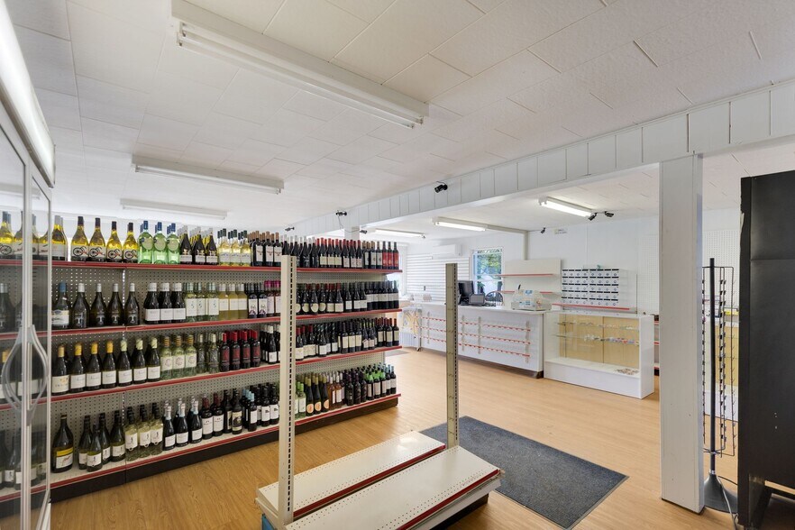 More Photos Of 460 Amherst Rd, South Hadley Service Station For Sale