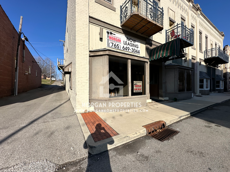 Primary Photo Of 512-516 Locust St, Middletown Storefront Retail Residential For Lease