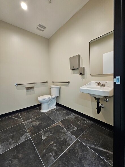 More Photos Of 8718 E McDowell Rd, Scottsdale Industrial For Sale