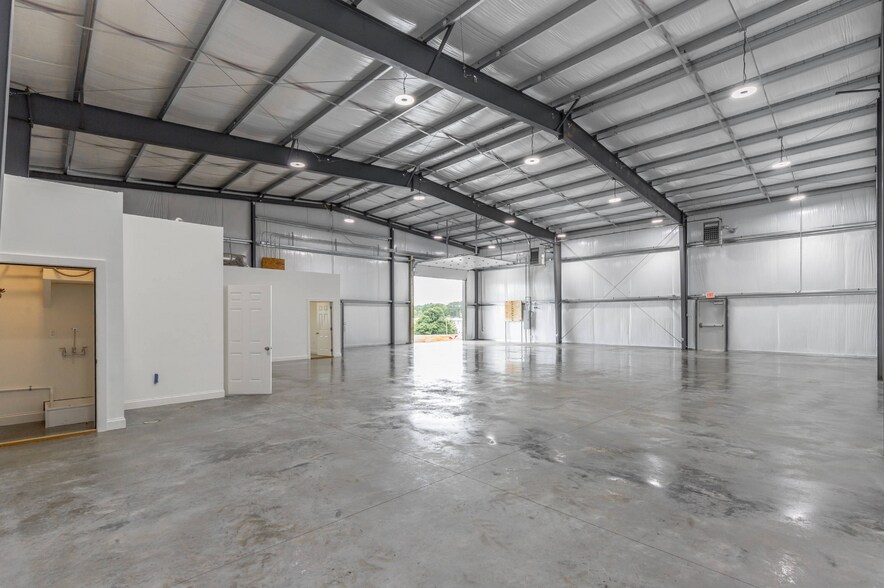 More Photos Of 3907 Caine Ln, Chattanooga Warehouse For Sale
