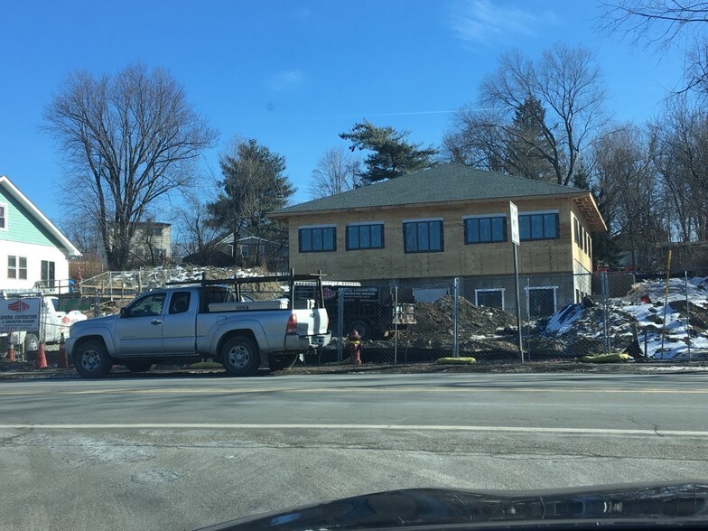 More Photos Of 466 E Main St, Middletown Medical For Lease