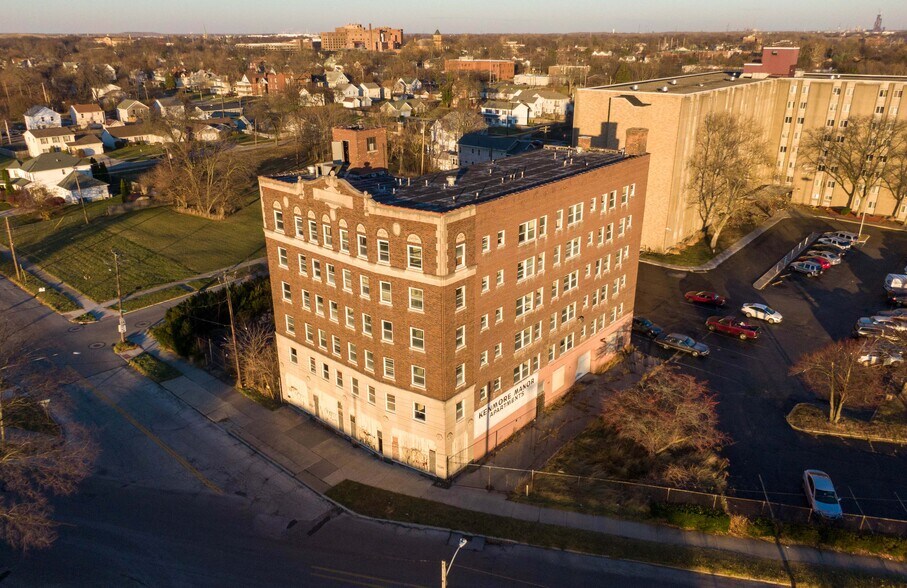 More Photos Of 2044 Fulton St, Toledo Apartments For Sale