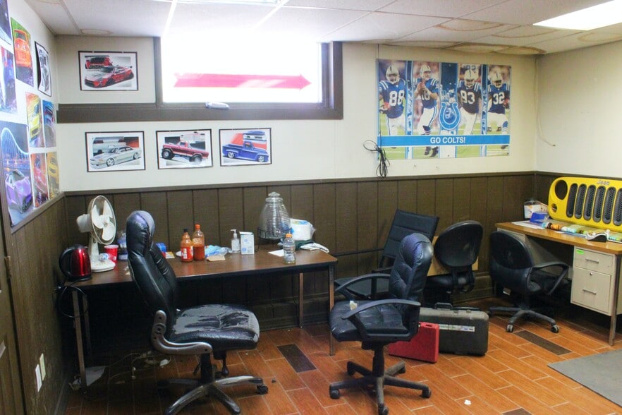 More Photos Of 3031 S Holt Rd, Indianapolis Warehouse For Sale