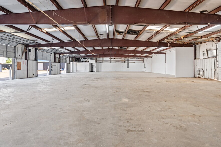 More Photos Of 1500 Brittmoore Rd, Houston Warehouse For Lease