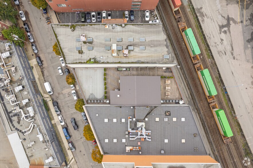 More Photos Of 339 Railway St, Vancouver Loft Creative Space For Lease