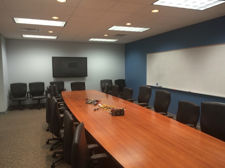 More Photos Of 7330 W 33rd St, Wichita Flex For Lease