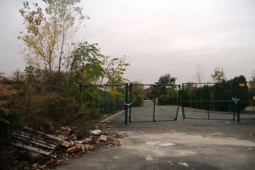 More Photos Of 2505 Forest Ave, Staten Island Land For Lease