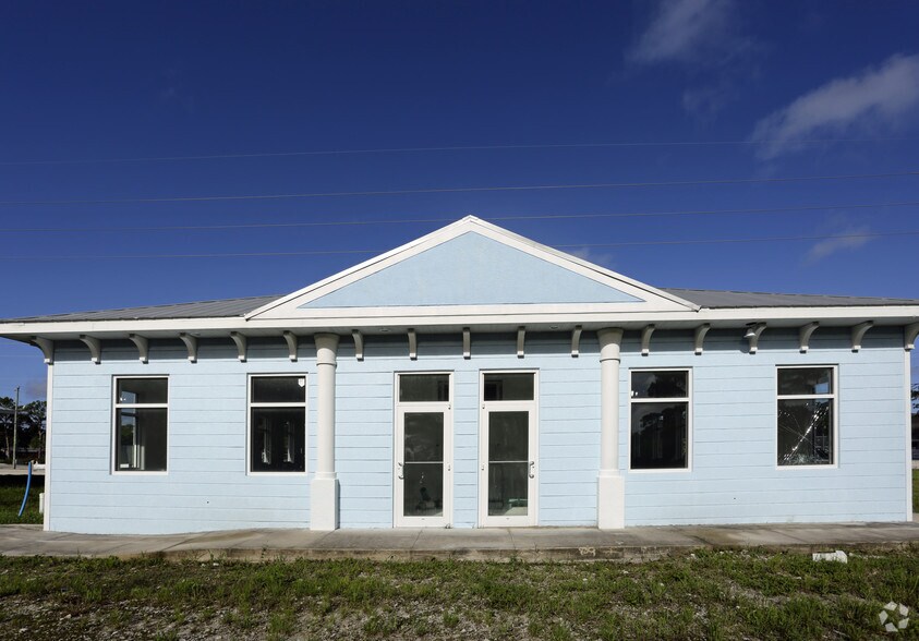 More Photos Of 2861 Placida Rd, Englewood Loft Creative Space For Lease