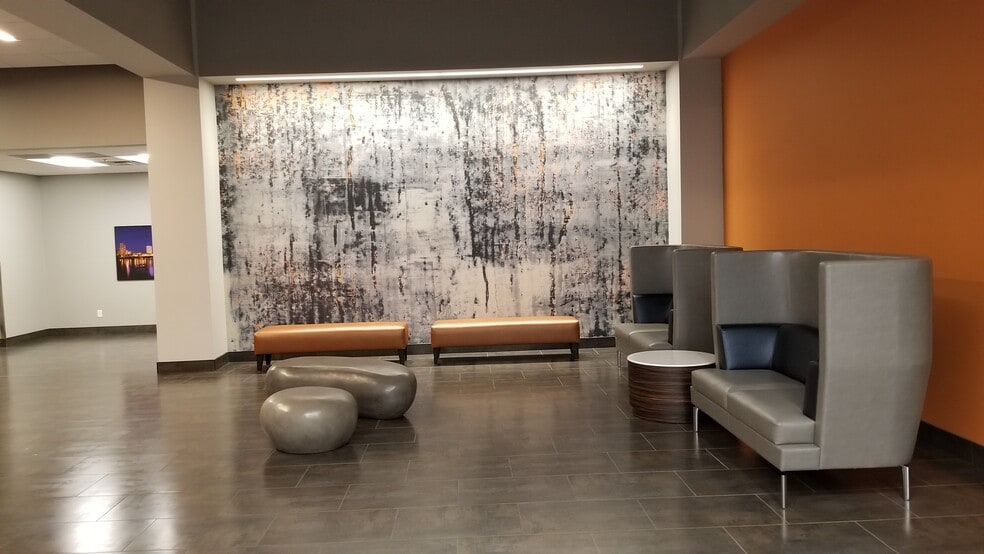 More Photos Of 222 3rd Ave SE, Cedar Rapids Office For Lease