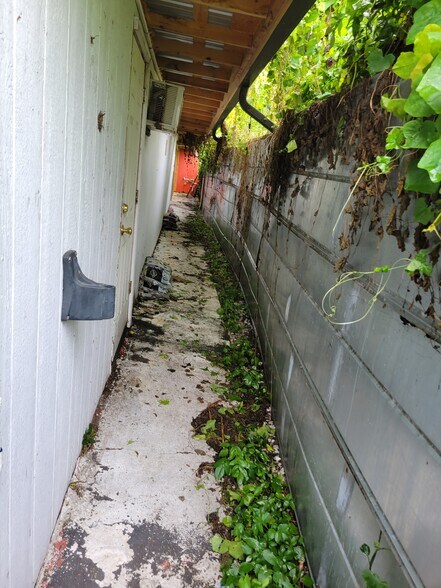 More Photos Of 2400 25th St N, Saint Petersburg Office For Sale