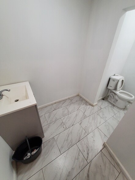 More Photos Of 1304 N Broad St, Hillside Warehouse For Lease