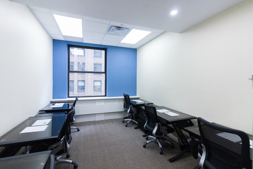 More Photos Of 40 Wall St, New York Coworking Space