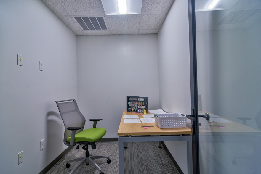 More Photos Of 12945 Seminole Blvd, Largo Office For Lease