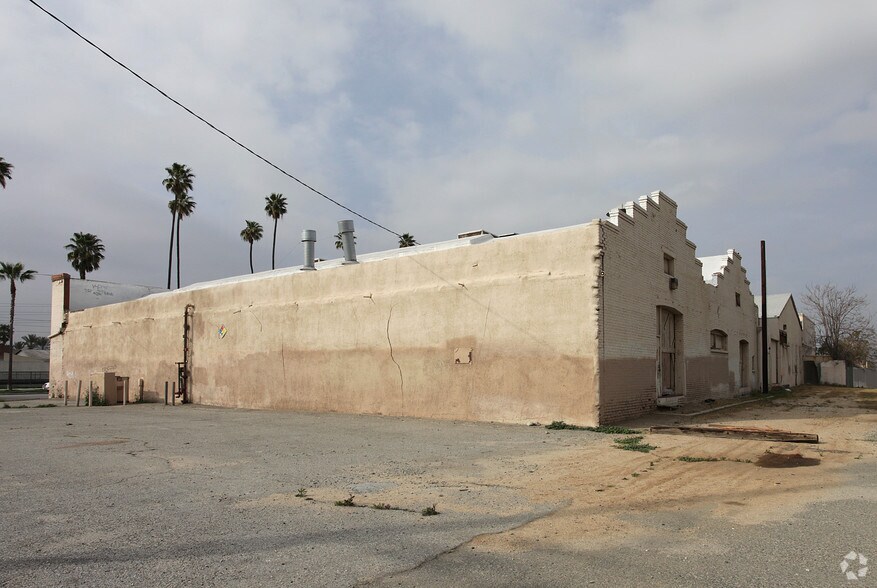 More Photos Of 3888 Commerce St, Riverside Manufacturing For Lease