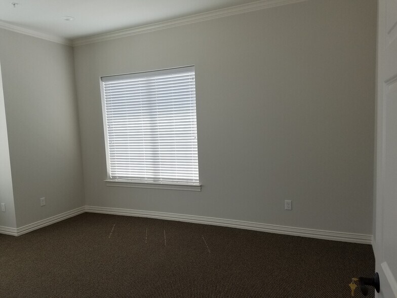 More Photos Of 8668 John Hickman Pky, Frisco Medical For Lease