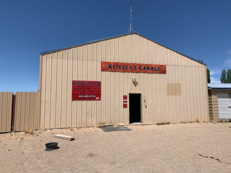 More Photos Of 1453 UT-24, Hanksville Auto Repair For Sale