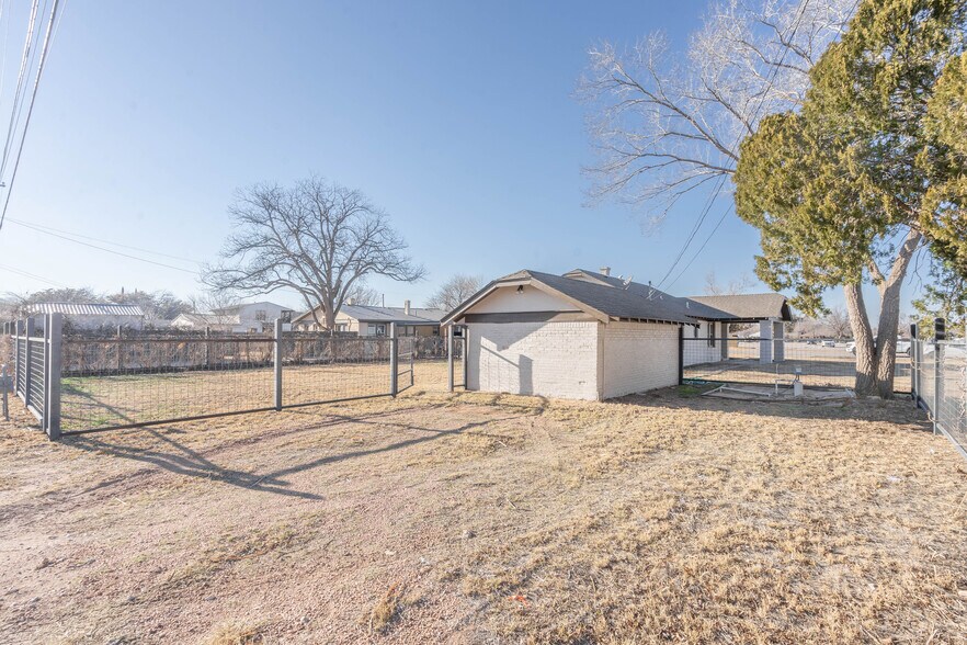 More Photos Of 1107 W Illinois Ave, Midland Office For Lease