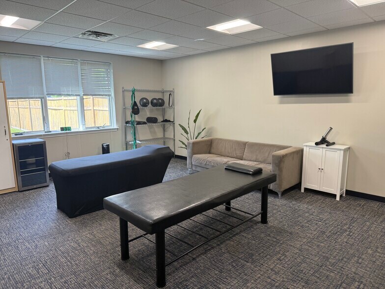 More Photos Of 17 Berkshire Rd, Newtown Medical For Lease