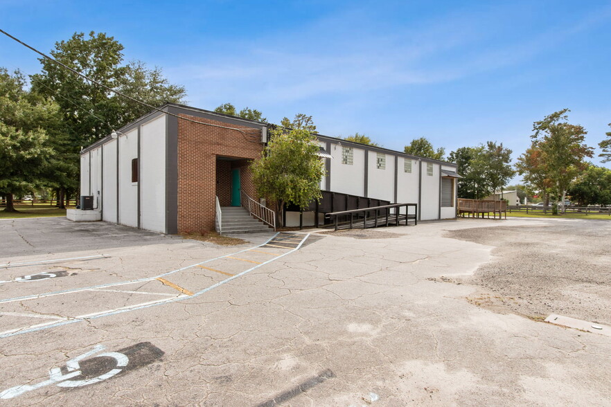 Primary Photo Of 30 Barber Rd, Macclenny Showroom For Sale