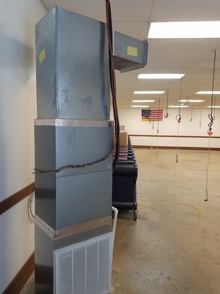 More Photos Of 7527 Gary Rd, Manassas Warehouse For Sale