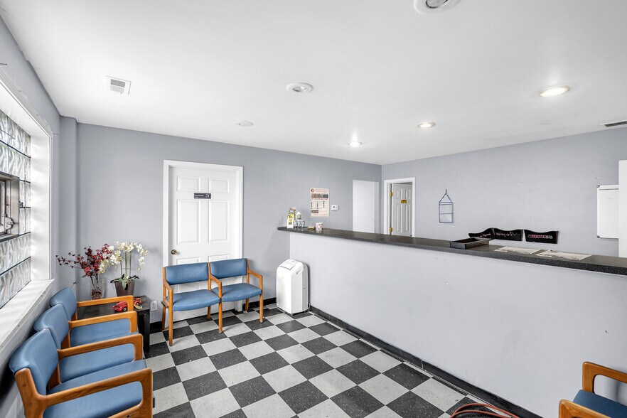 More Photos Of 26 E 34th Pl, Steger Auto Repair For Lease