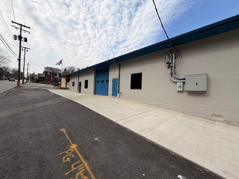 More Photos Of 630 Fifth Ave, East McKeesport Warehouse For Lease