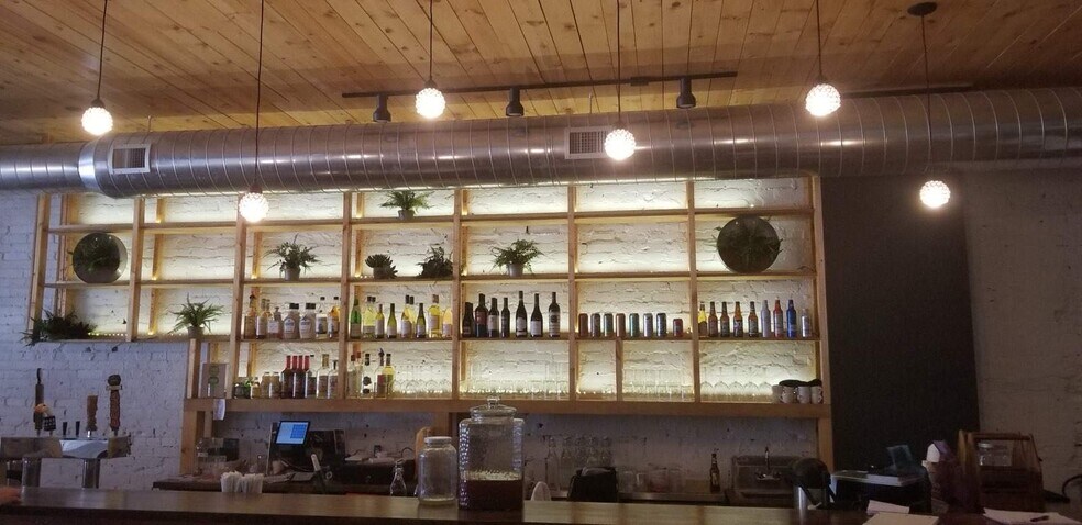 More Photos Of 104 N 6th St, Quincy Restaurant For Lease